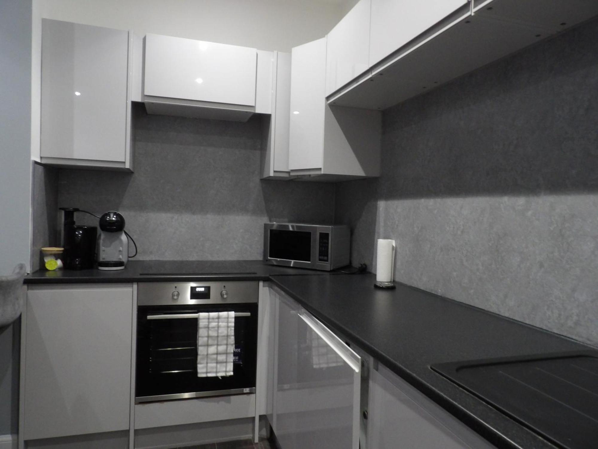 Architect Designed Meadows Appartement EDI